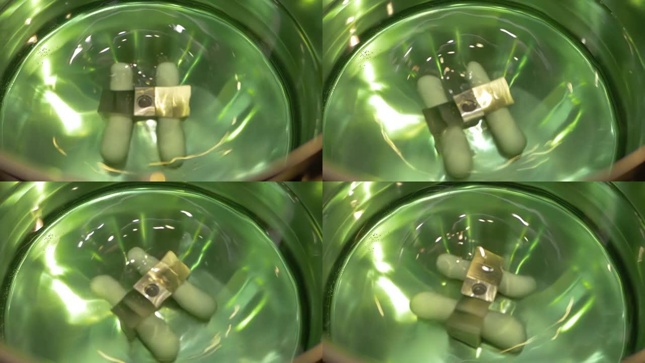 用于混合液体的带移动搅拌棒的磁性混合器-实验室设备