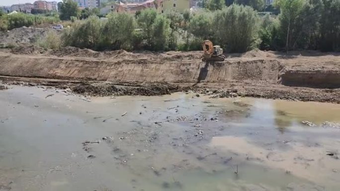 Benevento -河床清理过程中的河流概况