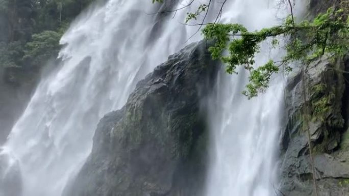 强大的瀑布高山流水视频素材山崖悬崖