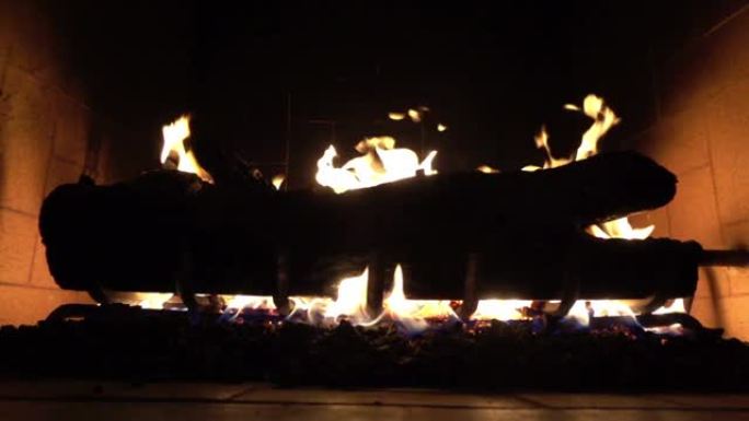 圣诞节期间的壁炉慢动作120fps