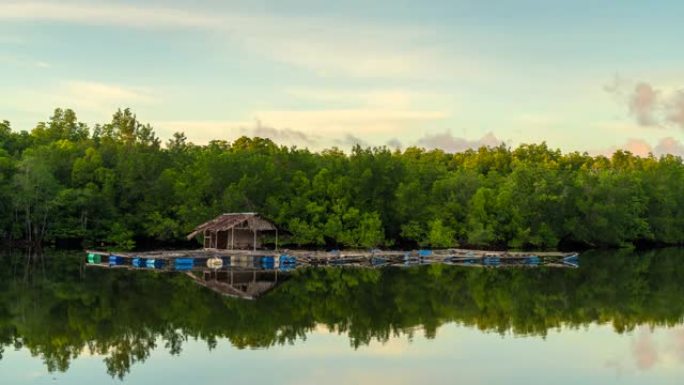 泰国攀牙府日出场景红树林湖移动云和捕鱼农场小屋的时间流逝