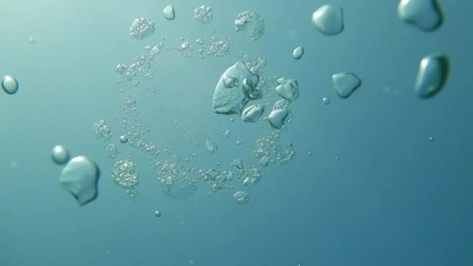 Hd_ 自由潜水时缓慢溶解的大气泡环