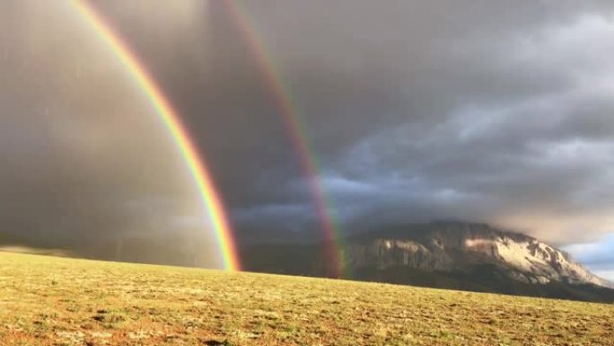 阿拉达格拉国家公园的双彩虹