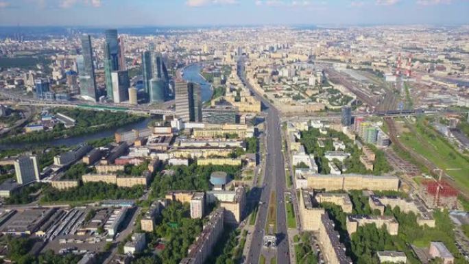 俄罗斯日间现代莫斯科市著名的库图佐夫斯基交通大道空中全景4k