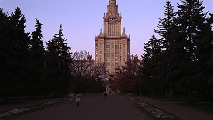 位于麻雀山上的罗蒙诺索夫莫斯科国立大学主楼 (夜).俄罗斯