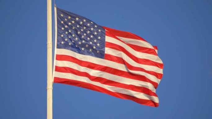 美国国旗迎风飘扬，慢动作180帧/秒