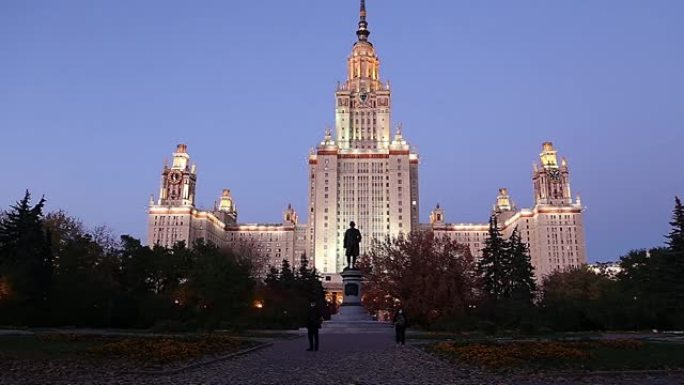 位于麻雀山上的罗蒙诺索夫莫斯科国立大学主楼 (夜).俄罗斯