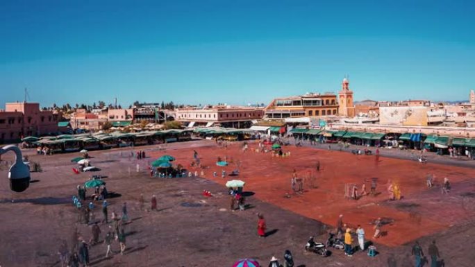 摩洛哥马拉凯赫的Jemaa el-Fnaa广场的延时视图。