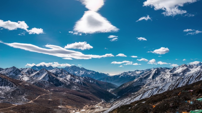 折多山雪山风光8k