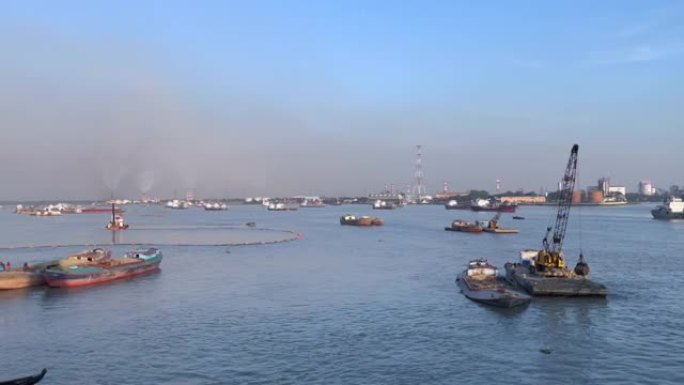 孟加拉国吉大港的Karnaphuli河