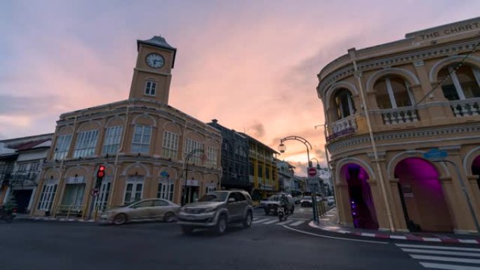 普吉市泰国普吉古城的延时日落场景令人惊叹的美丽建筑与中葡建筑普吉市黄昏美丽灯光秀中的地标之一