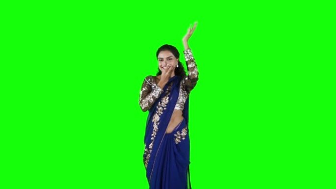 美丽的印度女人跳舞的慢动作
