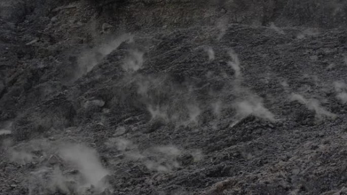 意大利火山地区Phlegraean Fields的喷气孔