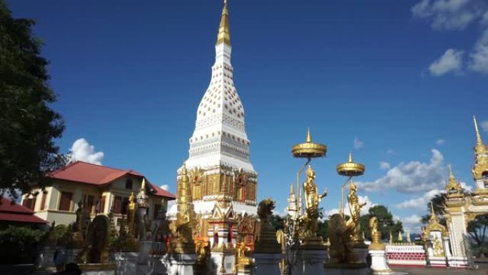 那空佛教寺庙。2021年10月29日泰国那空拍侬。游客的热门目的地。