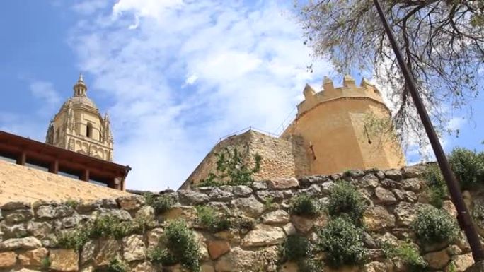 西班牙塞戈维亚-2014年4月: 从塞戈维亚城堡鸟瞰图