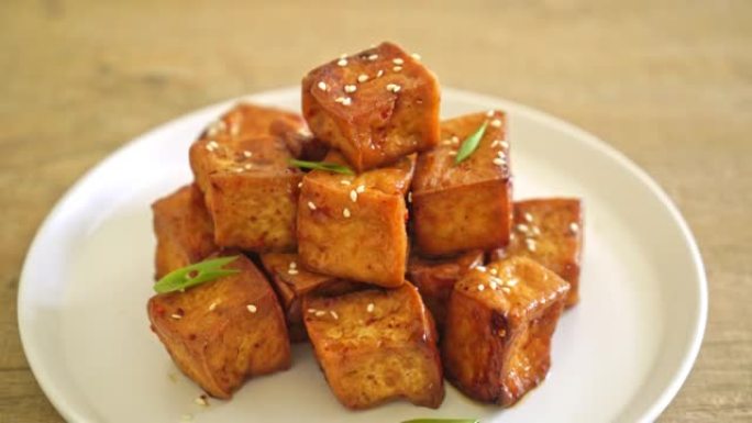 白芝麻红烧酱炒豆腐 -- 素食素食风格