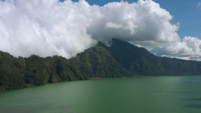 晴天巴厘岛著名火山口湖空中全景4k印度尼西亚