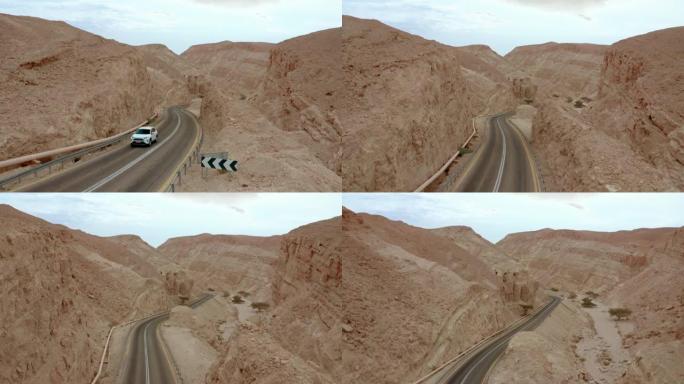 无人驾驶汽车穿越沙漠和山脉的道路