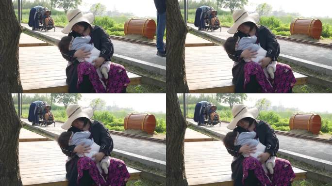 母亲哄孩子睡觉