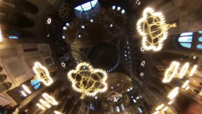 伊斯坦布尔的圣索菲亚大教堂 (Ayasofya) 内部超缩，清真寺或教堂内部的延时视频，鱼眼镜头超缩