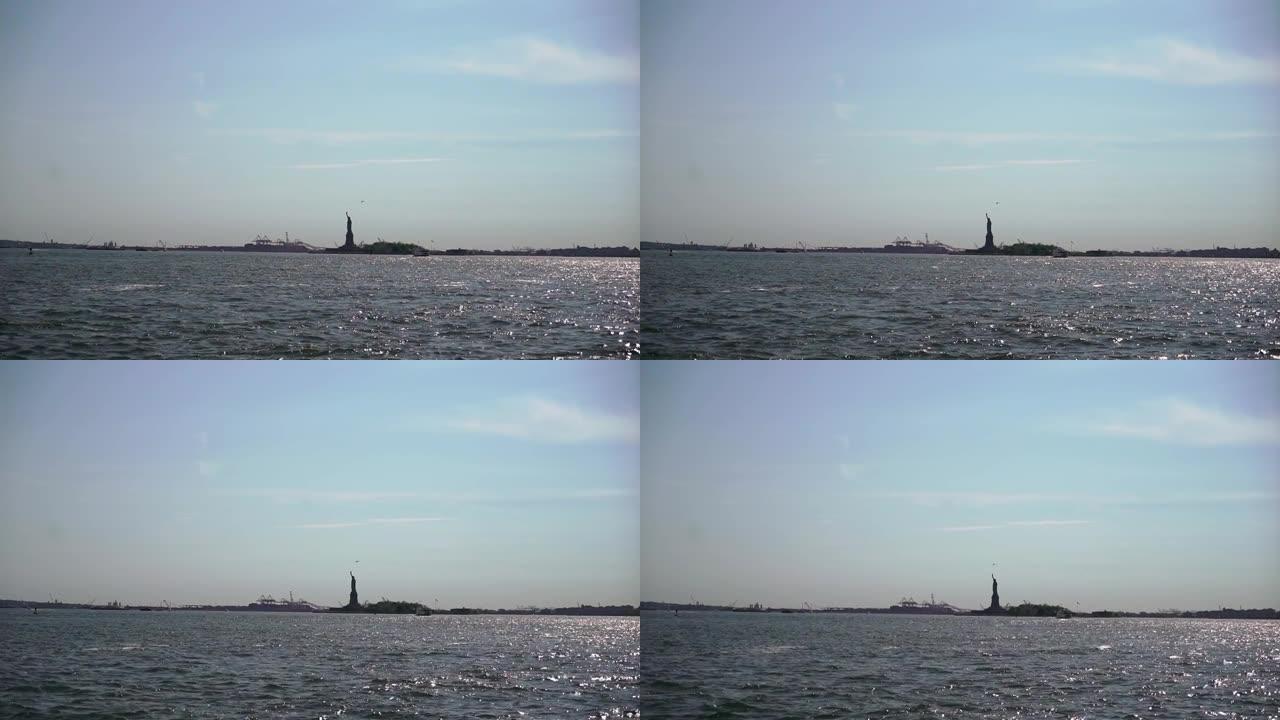 纽约的自由女神像和曼哈顿市中心的埃利斯岛