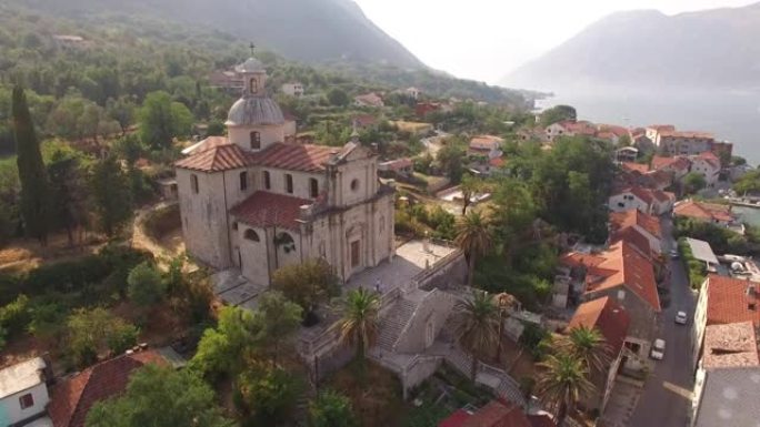 Prcanj镇的圣母降生教堂。黑山