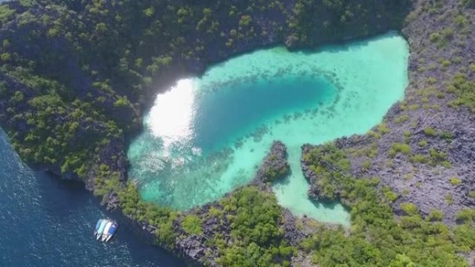 缅甸拉廊安达曼海科克斯梳子岛美丽的心形水晶般清澈的泻湖。鸟瞰图