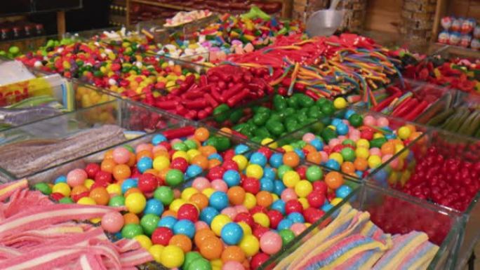 各种果冻彩色糖果和彩色口香糖球作为背景