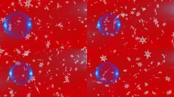 雪花落在红色背景下的蓝色圣诞摆设