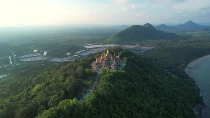 泰国Prachuap Khiri Khan的Phra mahathe chedi Pakdee Pr