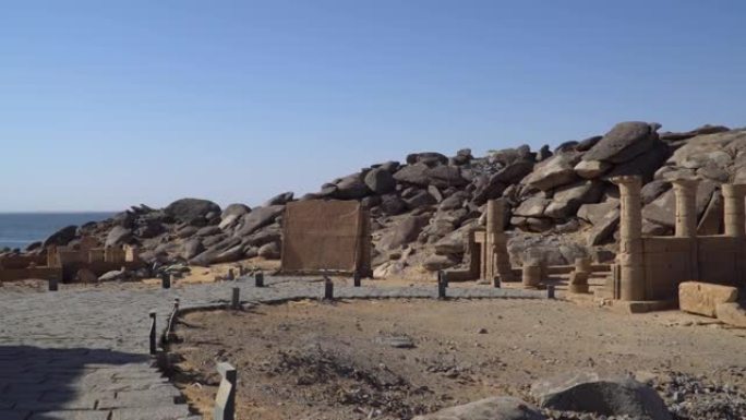 卡拉布沙神庙在努比亚的一个岛屿上，毗邻埃及阿斯旺的纳赛尔湖。