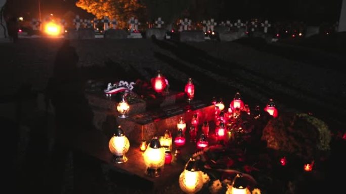 满月夜背景下的墓地灯笼，万圣节概念。