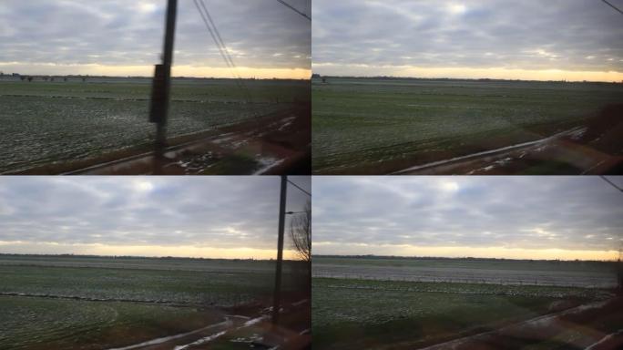 荷兰埃因霍温-2014年12月: 在去埃因霍温的路上，在火车上