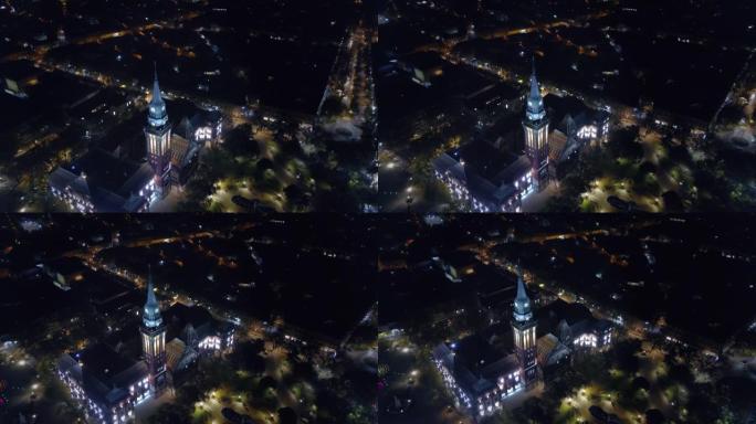 苏博蒂卡市中心夜间鸟瞰图