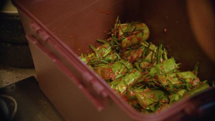 辣黄瓜泡菜 (Oi-sobagi)，韩国食品