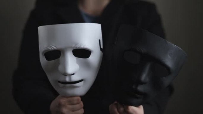 歌剧剧院戴着面具的演员扮演不同角色的戏剧悲剧喜剧