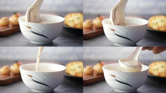 一碗自制奶油蘑菇汤