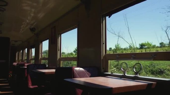 旧火车站，登机乘客