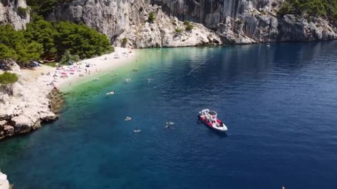 美丽的克罗地亚旅游指南。美丽的海滩、地中海美食、罗马遗址等等。