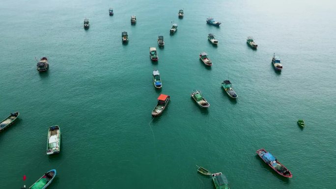海南省万宁市渔村渔排渔船航拍特写