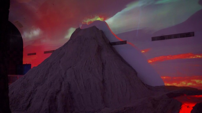 4K实拍 火山喷发模型
