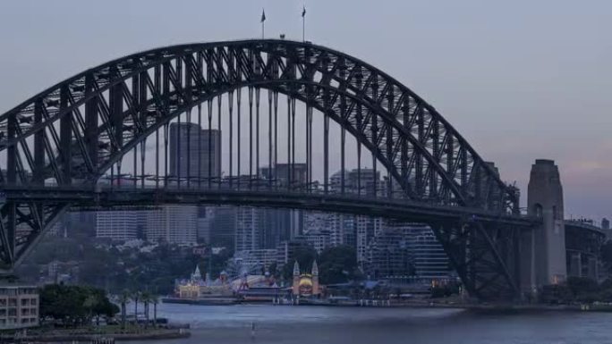 从白天到晚上在澳大利亚悉尼海港大桥拍摄的Hyperlapse