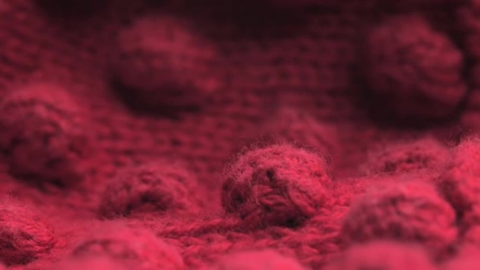 手工编织的红色针织面料。