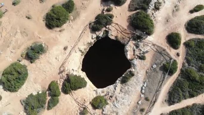 阿尔加·德·贝纳吉尔秘密洞穴，外洞火箭揭示空中射击