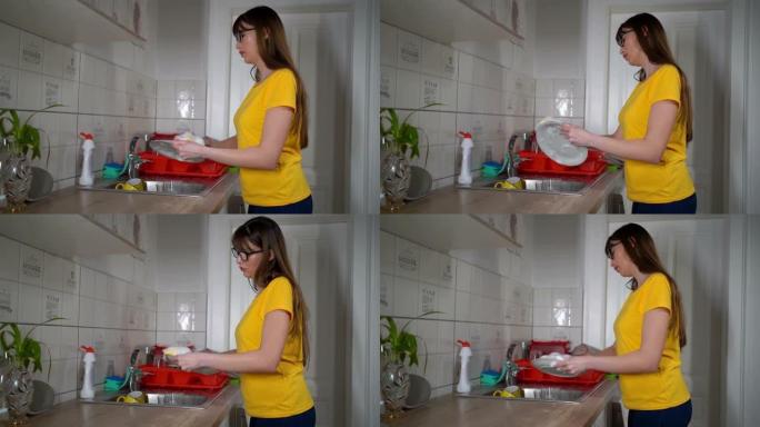 女人洗碗