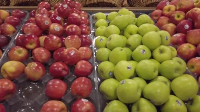 超市里的各种苹果。