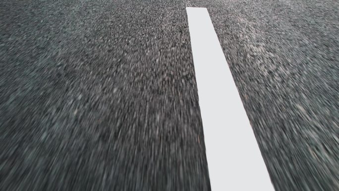 公路马路道路路面速度感快速高速行驶特写