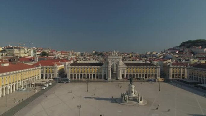 阳光灿烂的一天里斯本著名的凯旋门广场空中全景4k葡萄牙