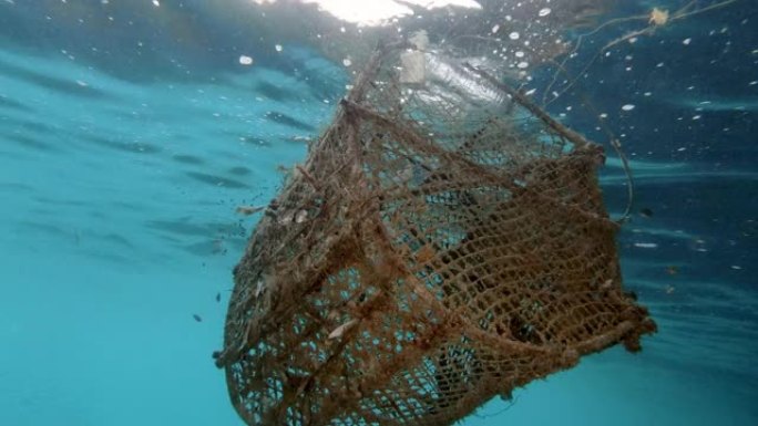 废弃的捕鱼陷阱污染海洋水下POV