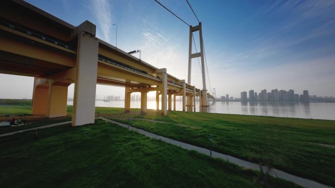 武汉早晨傍晚江滩杨泗港长江大桥穿越机航拍